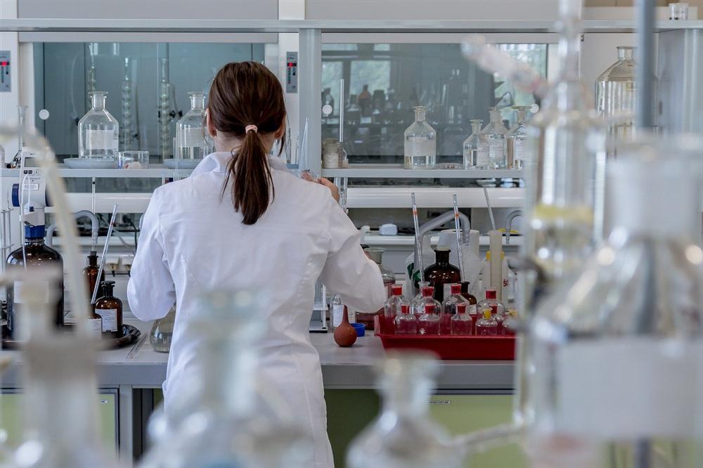 Zagrożenia w pracy chemika